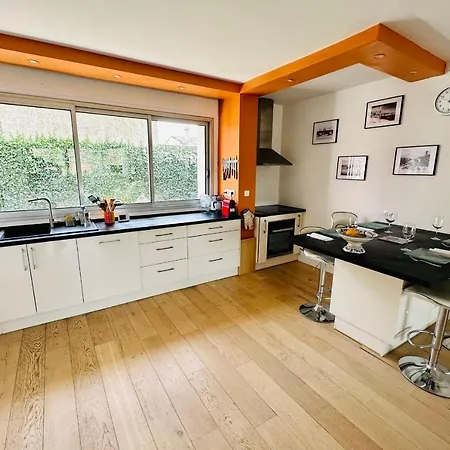 Stylish And Bright On The Outskirts Of Apartamento *