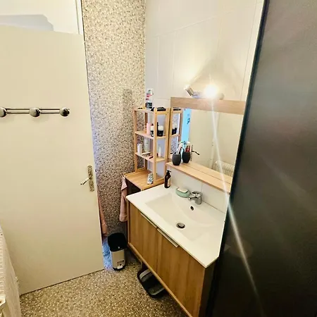 Апартаменты Stylish And Bright On The Outskirts Of