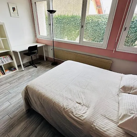 Stylish And Bright On The Outskirts Of Apartamento Burdeos